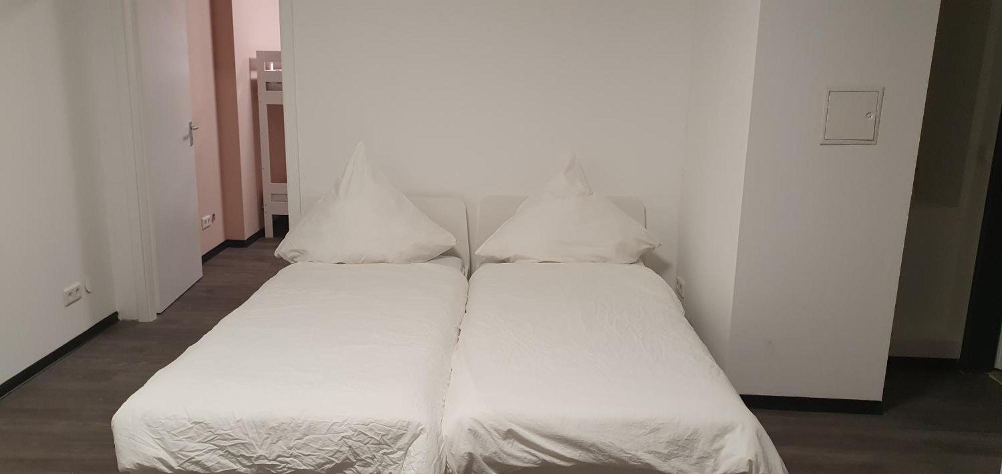 Hostel Kreuzberg Neukoelln *